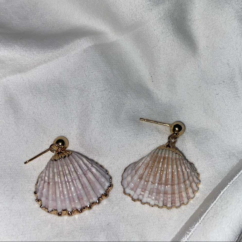 Never worn Shell earrings ๐ธ๐ - Picture 3 of 4